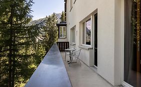 Belmont- Apartment Haus